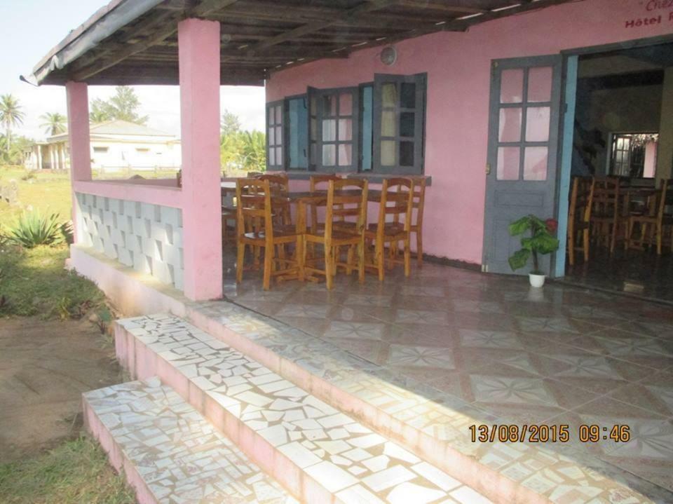 Chez Zizou Manakara Hotel Buitenkant foto